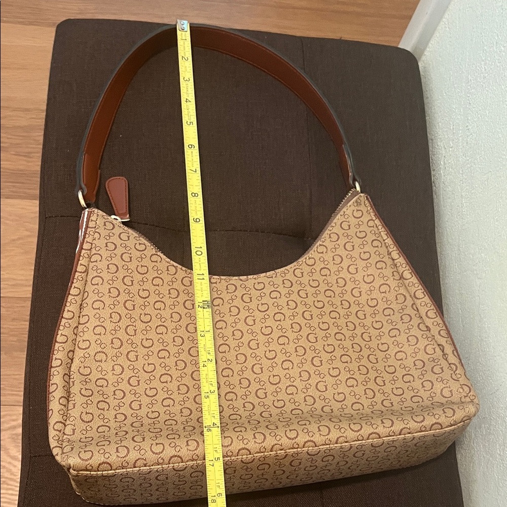 #1439**GUESS Tan Shoulder Bag with Pouch - Picture 5 of 13